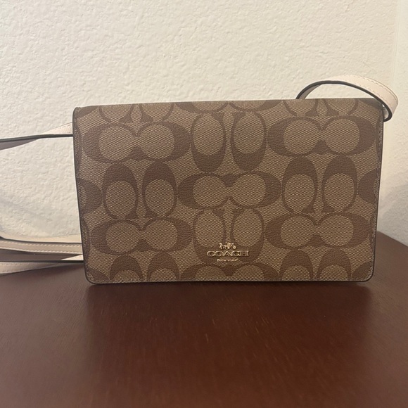 Coach Signature Tan Wallet/Crossbody - Picture 2 of 8